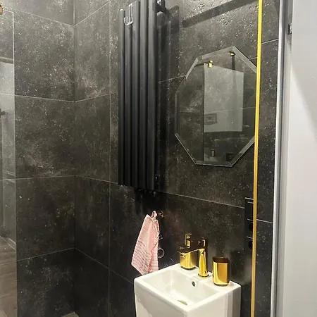 Shine Prywatne Jacuzzi Starowislna