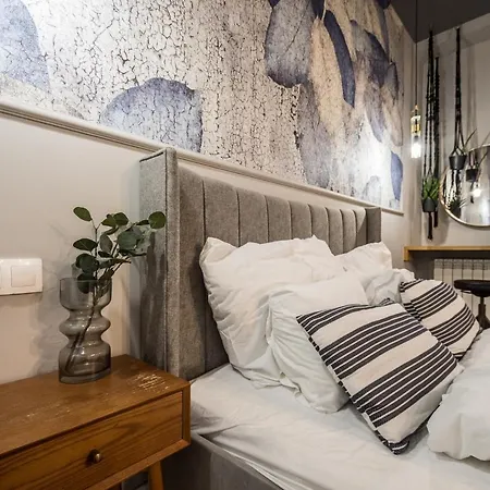 Charming In The Old Town Apartment *