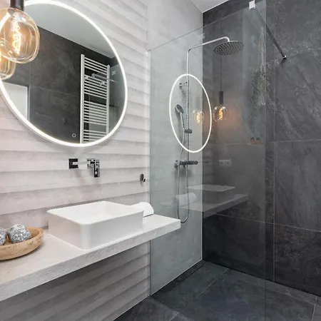 Luxurious Rakowicka By Renters Prestige Apartment