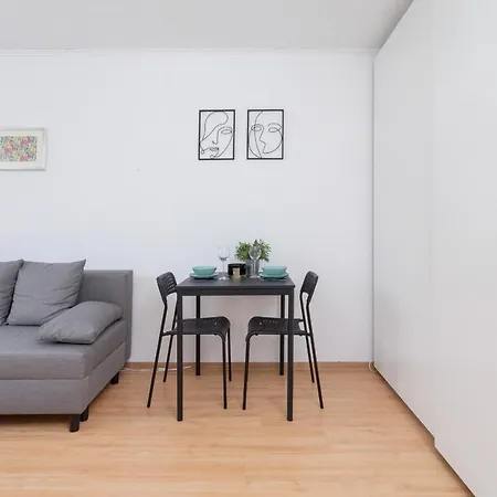 Comfy & Bright Wielicka In By Renters クラクフ