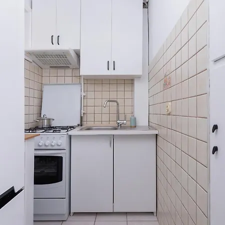 Comfy & Bright Wielicka In By Renters アパート クラクフ