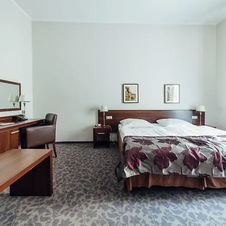 Hotel Rezydent 3*