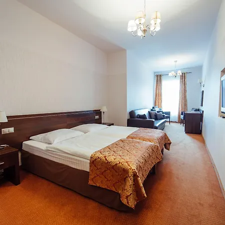 Hotel Rezydent 3*