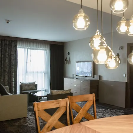 Otel Doubletree By Hilton & Convention Center