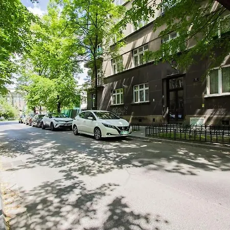 Spacious 3br With Ac In Living Room, 2 Balconies アパート クラクフ