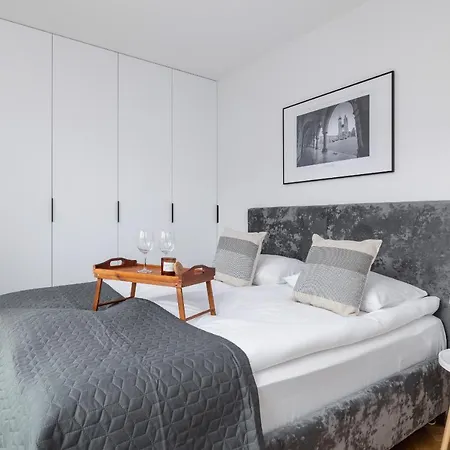 Lux Kosciuszki 39 With Parking, Gym, Sauna & Swimming Pool By Renters Prestige * Kraków