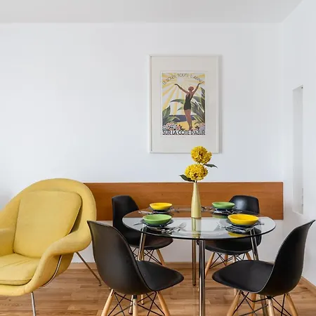 Apartment Modern With Free Parking Spot