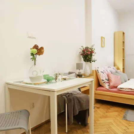 Cozy Place In Apartment *