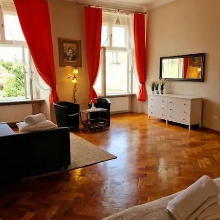 Royal Palace From The 14th Century - 125 M2 Apartment *