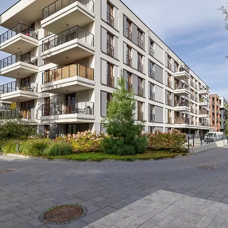 Go With Balcony Rakowicka Cracow By Renters Apartmán