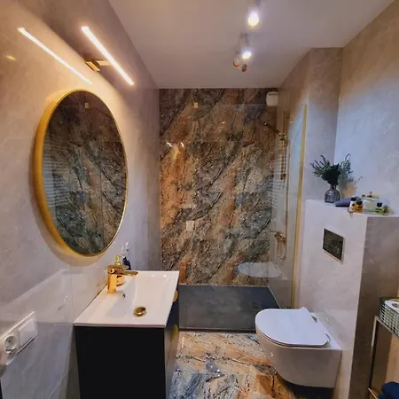 Jacuzzi Apartament