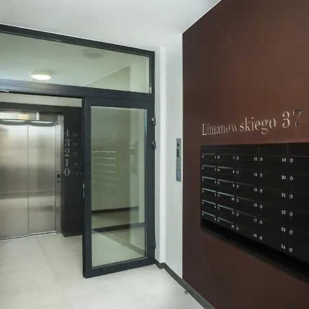 Fly_to_cracow_18 Apartamento *