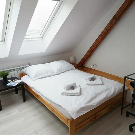 Sleep In Center * Krakov