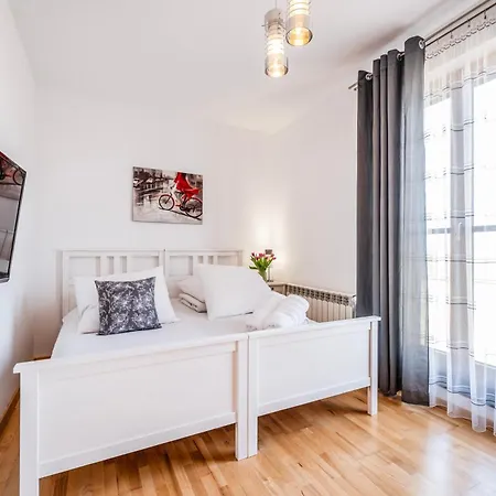 Neapol Parking Gratis Moxy Te&am Cracow * Krakow
