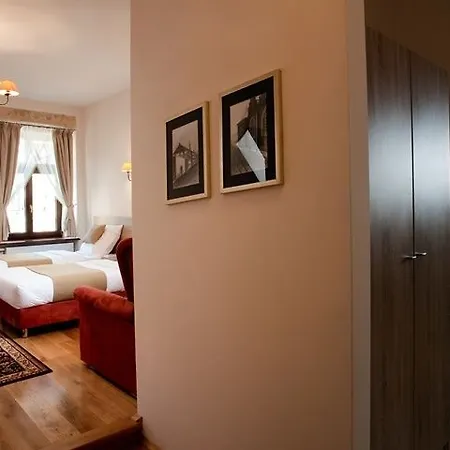 Hotel Santi 4*