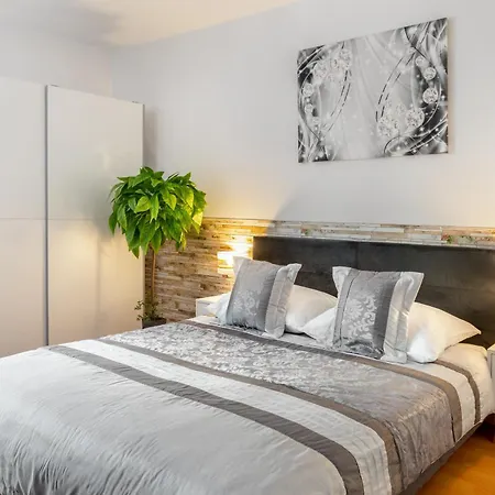 Apartamento Apartament Diamond 35m2, 4 Osoby, Balkon, Free Parking Cracovia