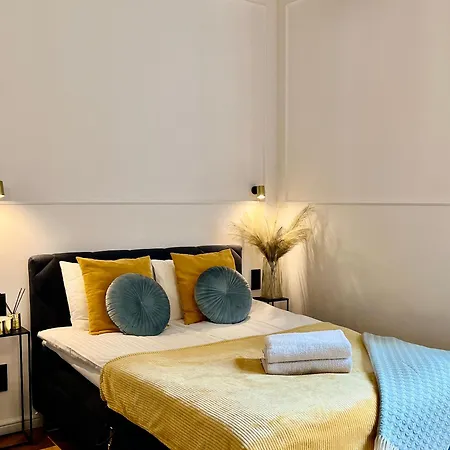 Old Town Jacuzzi Apartment *