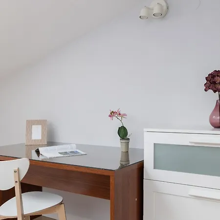 With 2 Bedrooms And Desks In The Center Of Cracow By Renters Апартаменты *