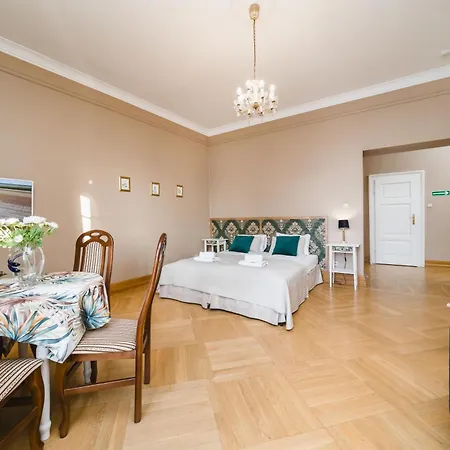 W Palacu Pod Baranami Apartmán