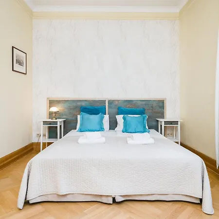 W Palacu Pod Baranami Apartmán *