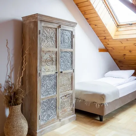 Blisshouse Luxurious Calm And Energetic Spot Near By Surrounded By The Forest Where Will Find Your Peace And Your People 게스트하우스