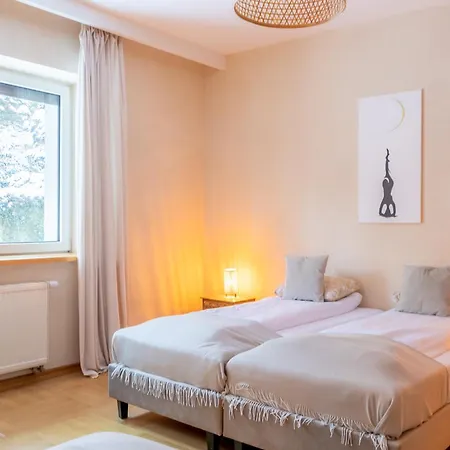 게스트하우스 Blisshouse Luxurious Calm And Energetic Spot Near By Surrounded By The Forest Where Will Find Your Peace And Your People