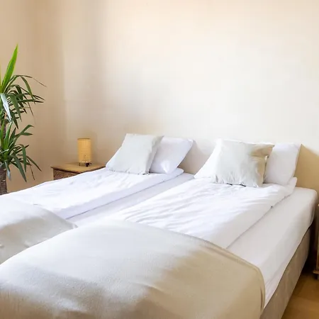 Blisshouse Luxurious Calm And Energetic Spot Near By Surrounded By The Forest Where Will Find Your Peace And Your People 게스트하우스 크라쿠프