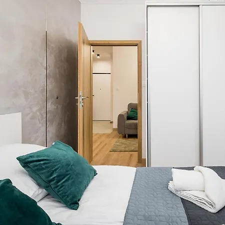 Apartment Deluxe *