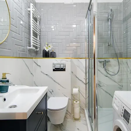 Wawelove Spacious 3 Bedroom 1 Min To Main Sq! アパート