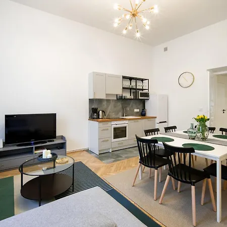 アパート Wawelove Spacious 3 Bedroom 1 Min To Main Sq!