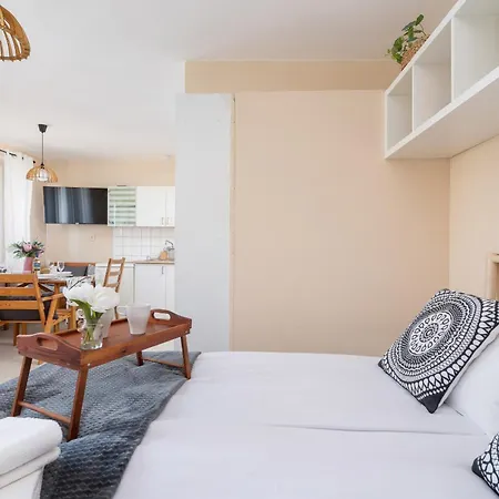 Eagle Pharmacy By Renters * Krakow