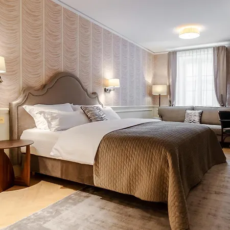 Unicus Palace Old Town - Destigo Hotel