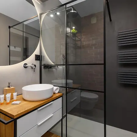 Near Expo Cracow Elegant By Renters Apartment *