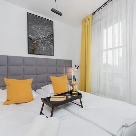 Apartment Cracow Miodowa 42 Elegant By Renters