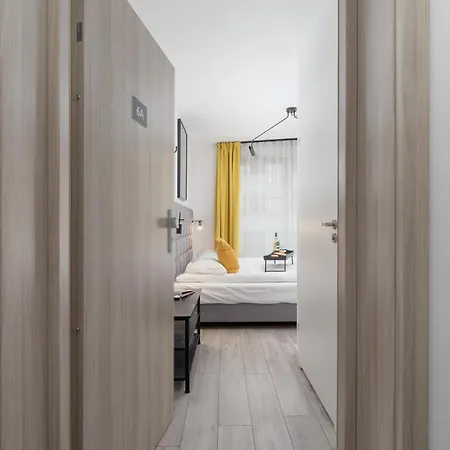 Apartment Cracow Miodowa 42 Elegant By Renters *