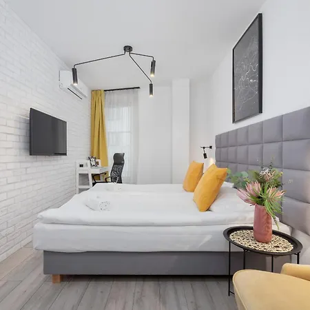 Cracow Miodowa 42 Elegant By Renters Apartment *