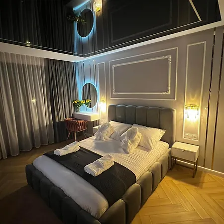 Paris In Cracow Apartment