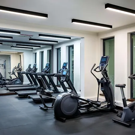 Hilton Garden Airport 4*