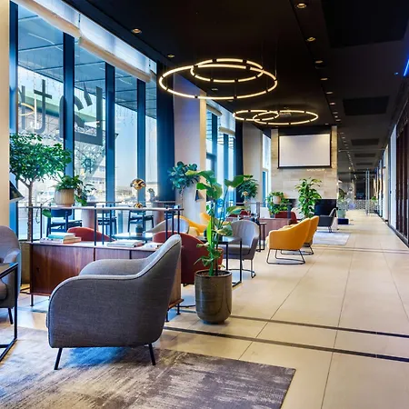 Hilton Garden Airport Otel 4*