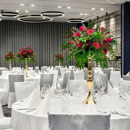 Hilton Garden Airport 4*
