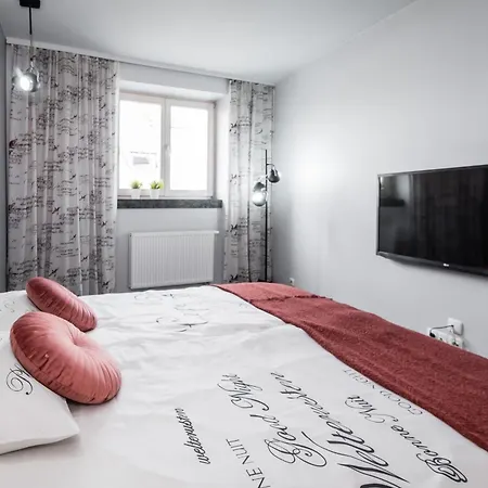 Krzyza Apartment *