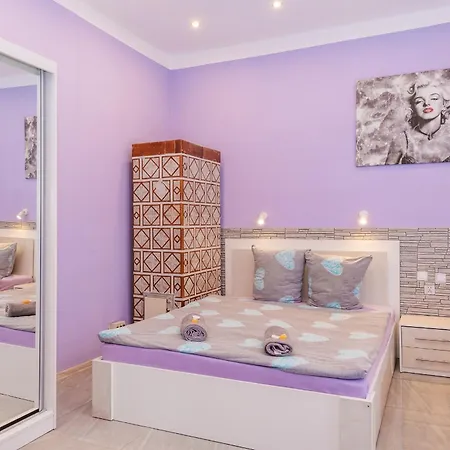 70s Albergue