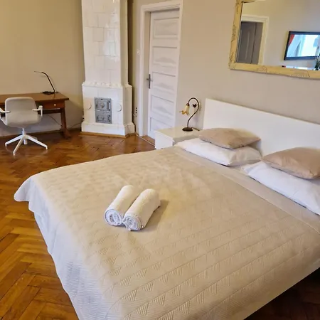 Royal Palace From The 14th Century - 125 M2 Apartment *