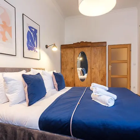 By Tyzenhauz Apartament *