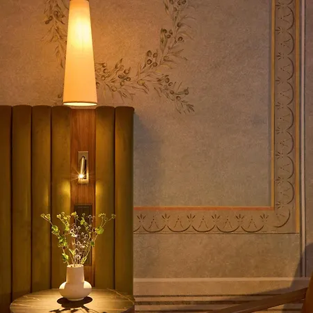 Saski Curio Collection By Hilton Krakow