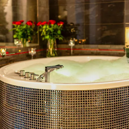 Komorowski Luxury Guest