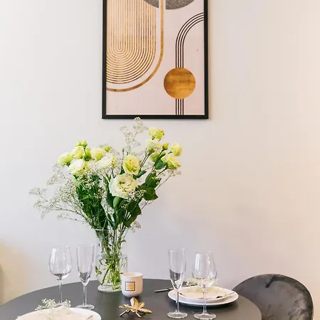 Estery12 - Loftaffair Collection Apartment *