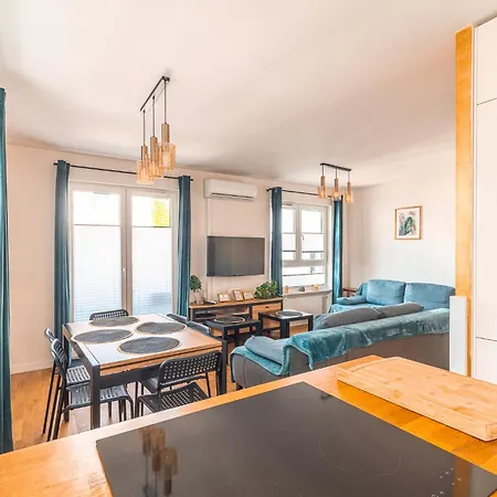 Apartment Chmielna Gold
