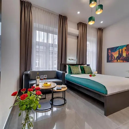Komorowski Luxury Guest