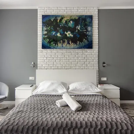 Mikołajska 5 *